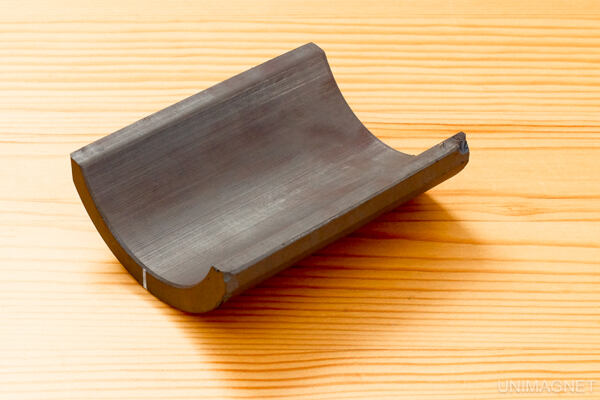 Feritové segmentové magnety. Feritové segmentové magnety