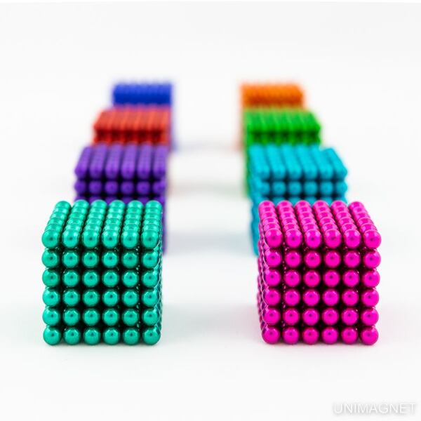 Barevné magnetické kuličky NeoCube. Barevné magnetické kuličky NeoCube.