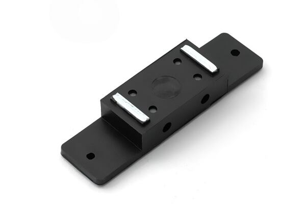 Dveřní magnet. Dveřní magnet.