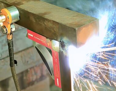 Svařovací magnety, magnetické úhly a svorky: Svařujte rychleji – přehled typů