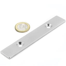 Ocelový plech 120 × 20 × 3 mm, protikus pro magnet, otvory na šroub M5 | OP-120-20-03