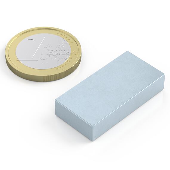 Neodymový magnet kvádr 30 × 15 × 6 mm, pozinkovaný, síla 8,8 kg