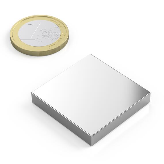 Neodymový magnet kvádr 30 × 30 × 5 mm, síla 12 kg