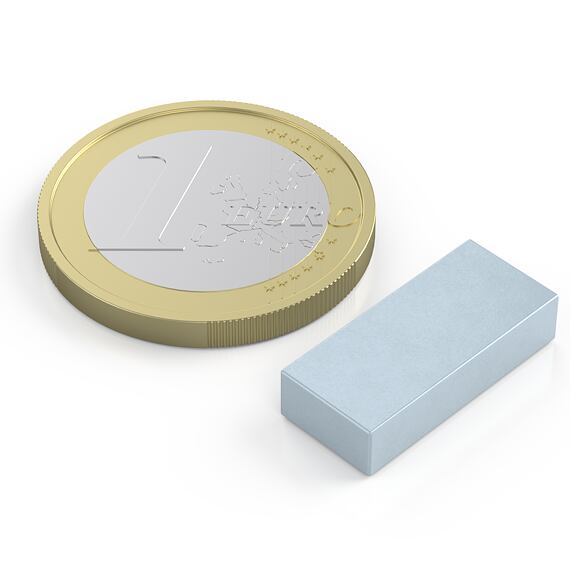 Neodymový magnet kvádr 18 × 8 × 4 mm, pozinkovaný, síla 2,7 kg