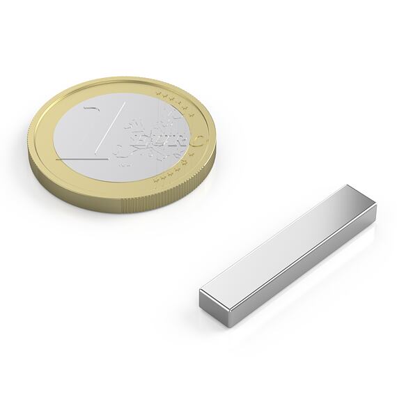 Neodymový magnet kvádr 25 × 5 × 3 mm, síla 2,4 kg