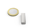 Neodymový magnet kvádr 25 × 8 × 5 mm, N52, síla 7,4 kg