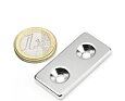 Neodymový magnet kvádr 40 × 20 × 4 mm, 2 otvory M4, síla 8,7 kg