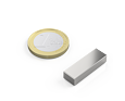 Neodymový magnet kvádr 25 × 8 × 5 mm, N52, síla 7,4 kg