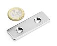 Neodymový magnet kvádr 60 × 20 × 4 mm, 2 otvory M4, síla 10 kg
