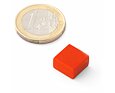 Neodymový magnet kvádr 11,5 × 11,5 × 6,5 mm, červený, vodotěsný plast, síla 2 kg