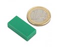 Neodymový magnet kvádr 25,4 × 12,7 × 6,3 mm, zelený, vodotěsný plast, síla 3,8 kg